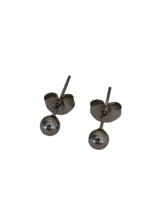 Silver steel ball stud earrings