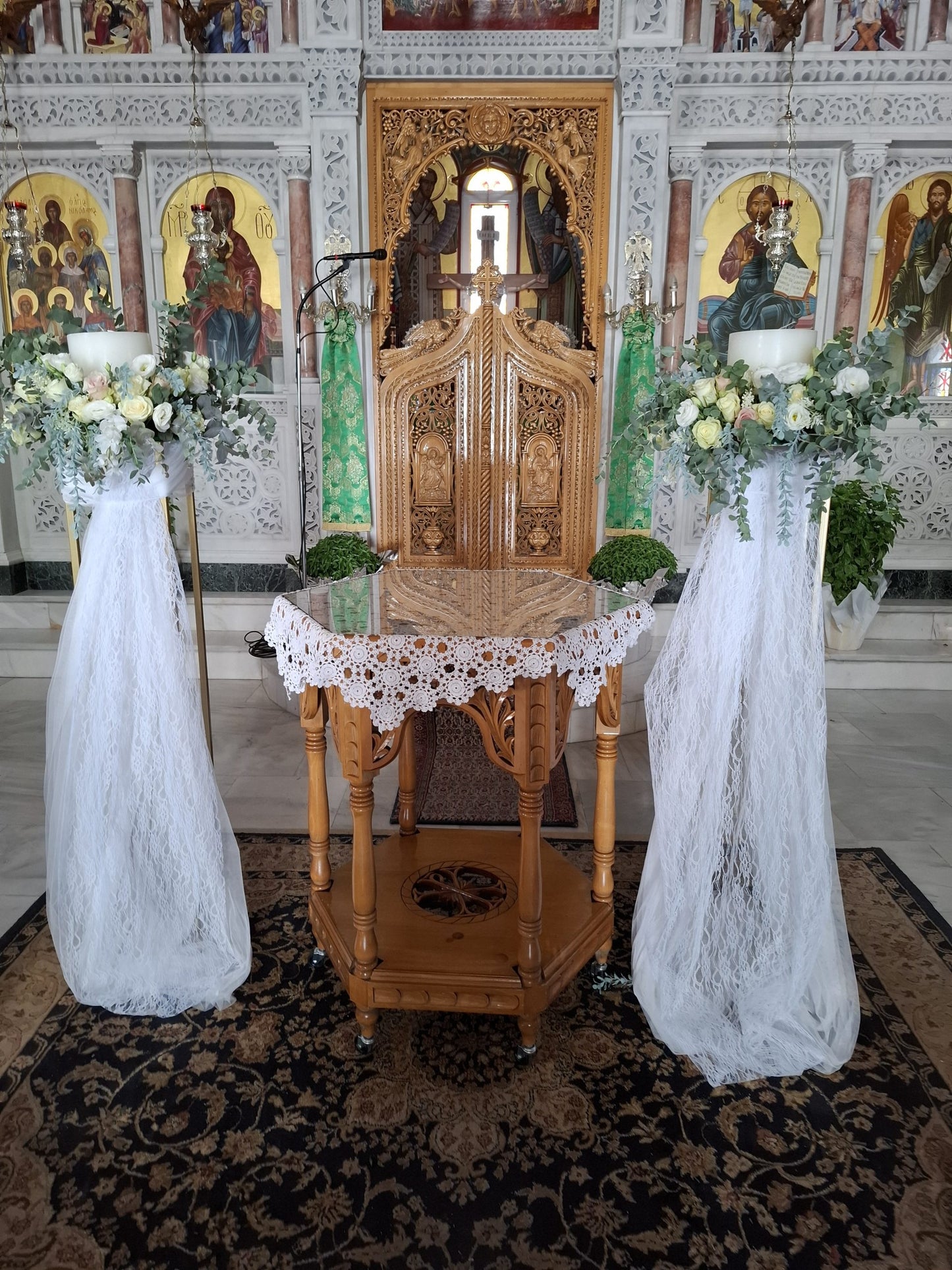 Διακόσμηση Γάμου με βιστέρια λουλούδια σε αποχρώσεις του γαλάζιου.