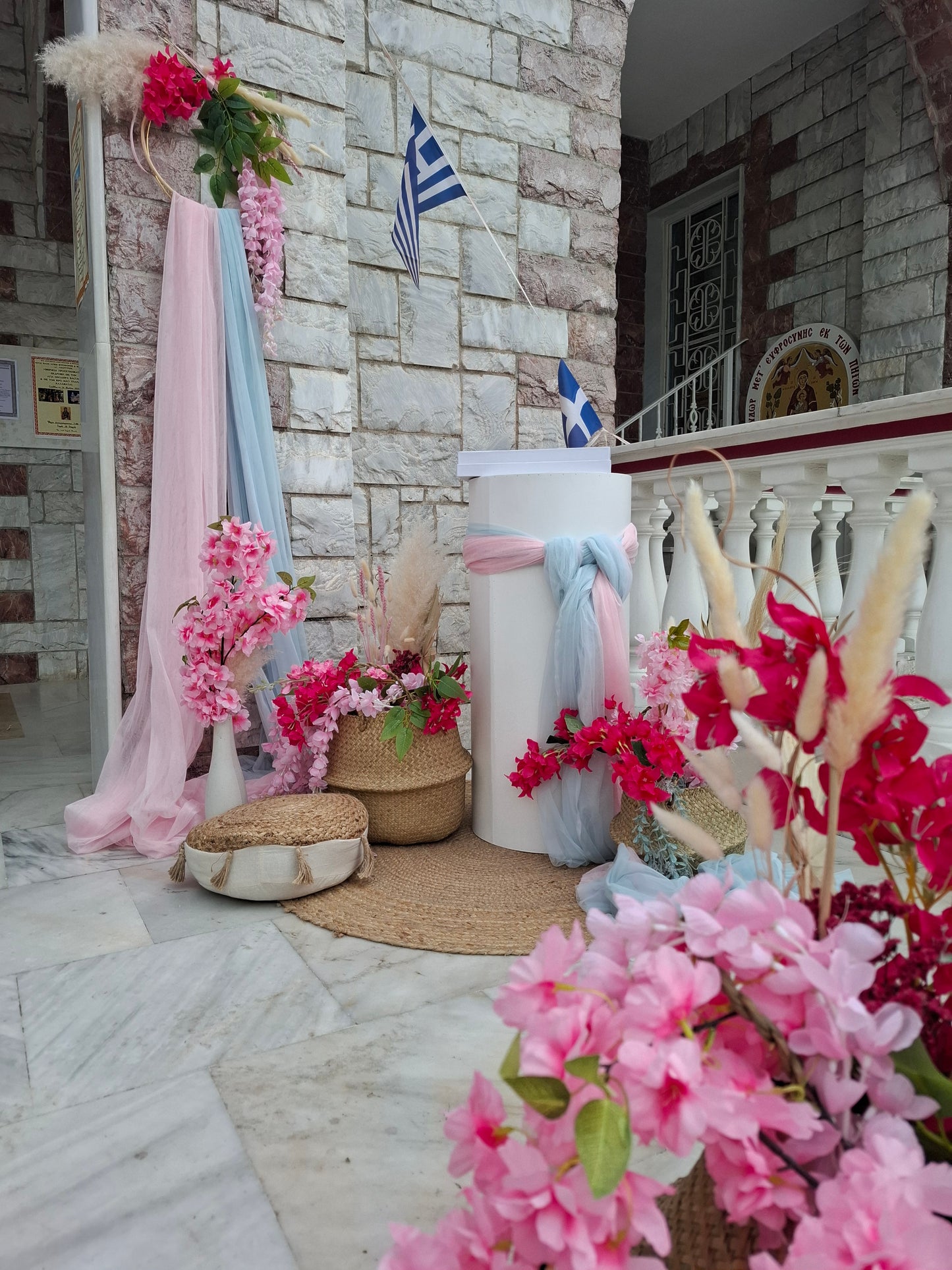 Διακόσμηση Βάπτισης για κορίτσι σε φούξια και ροζ χρωματισμούς