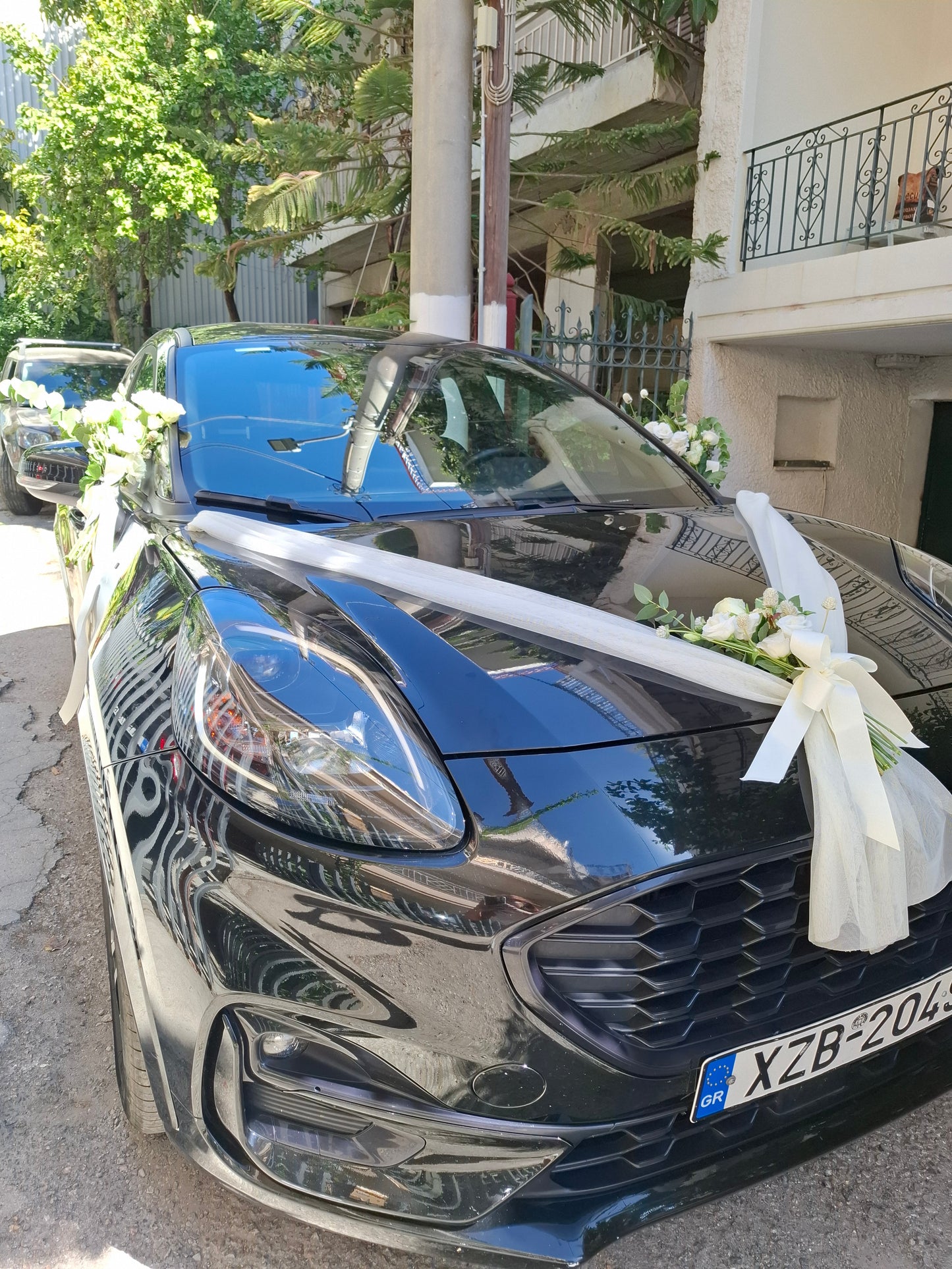 Διακόσμηση Γάμου με ξύλινες βάσεις και συνθέσεις με λυσίανθο και τριαντάφυλλα