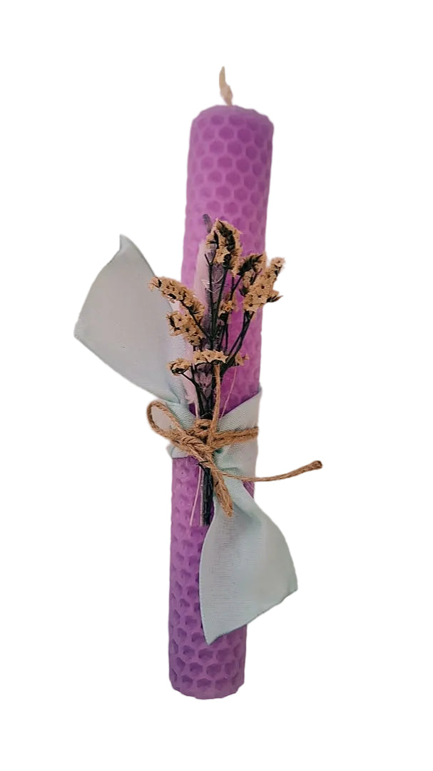 Λαμπάδα μωβ με φύλλα κηρήθρας με αποξηραμένα λουλούδια