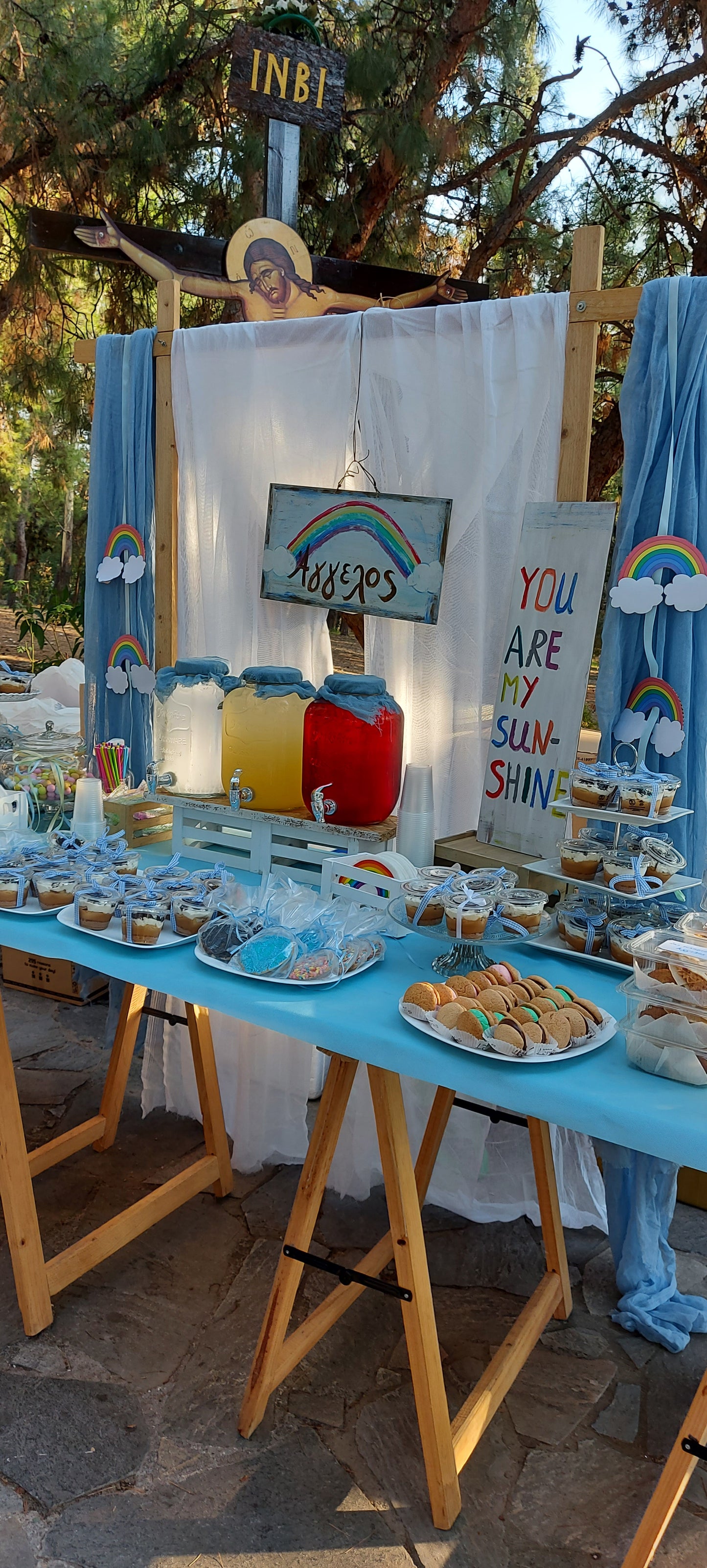 Διακόσμηση Βάπτισης με θέμα ουράνιο τόξο