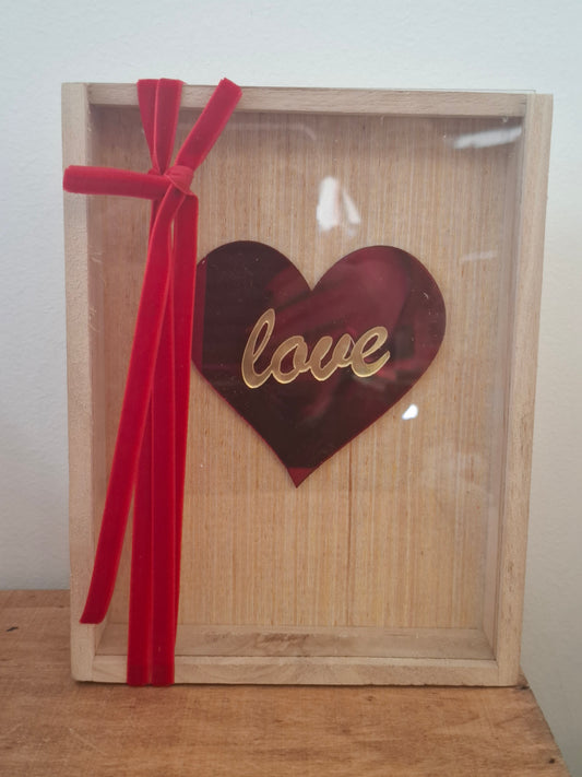 Ξύλινη κορνίζα LOVE