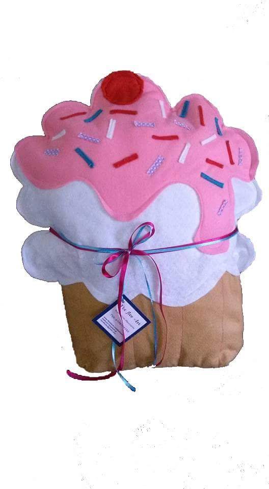 Children's decorative pillow CUPCAKE